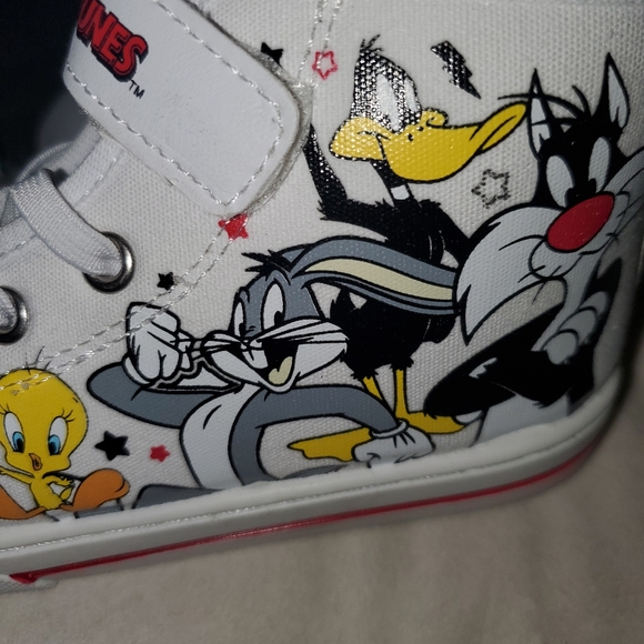 BACK TO SCHOOL /LOONEY TUNES GRAPHIC UNISEX TODDLERS HI TOP TENNIS SHOES (NWT) - Picture 4 of 8